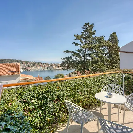 Rr Losinj Harbour View And * Mali Losinj